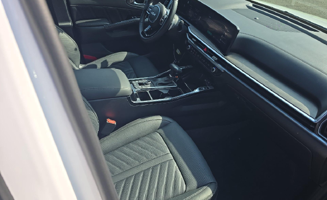 2024 Kia Sorento X-Line SX Prestige — photo 6 of 9