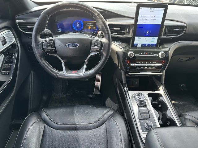 2023 Ford Explorer ST — photo 18 of 33