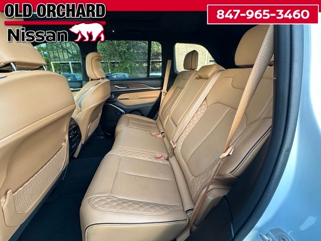 2022 Jeep Grand Cherokee Summit 4xe — photo 17 of 26