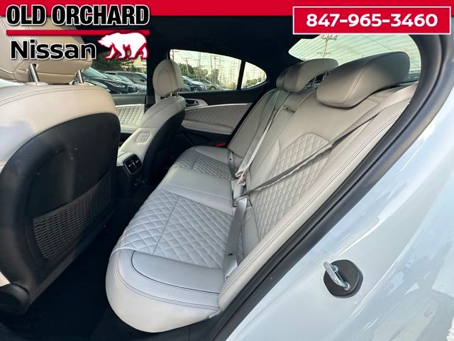 2023 Genesis G70 3.3T — photo 16 of 25