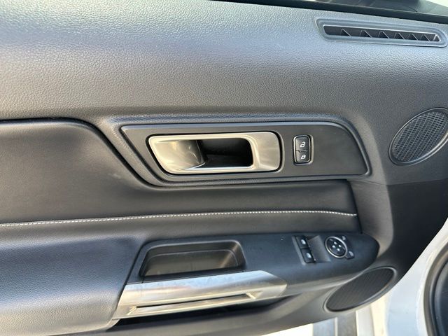 2021 Ford Mustang Shelby GT500 — photo 19 of 49