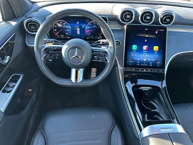 2025 Mercedes-Benz GLC GLC 300 — photo 17 of 30