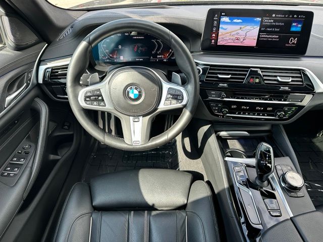 2023 BMW 5 Series M550i xDrive — photo 15 of 32
