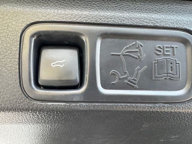 2022 Lincoln Navigator Reserve — photo 16 of 36