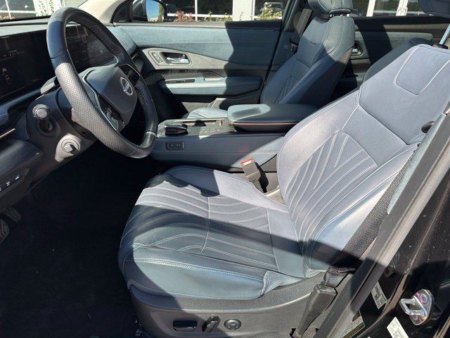 2023 Nissan Ariya Platinum+ e-4orce — photo 15 of 25