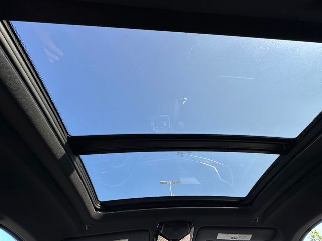 2025 BMW X6 xDrive40i — photo 15 of 29