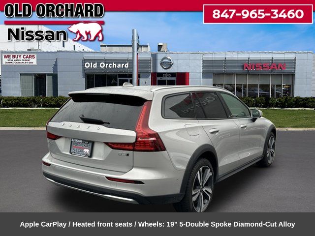 2025 Volvo V60 Cross Country B5 Plus — photo 6 of 22