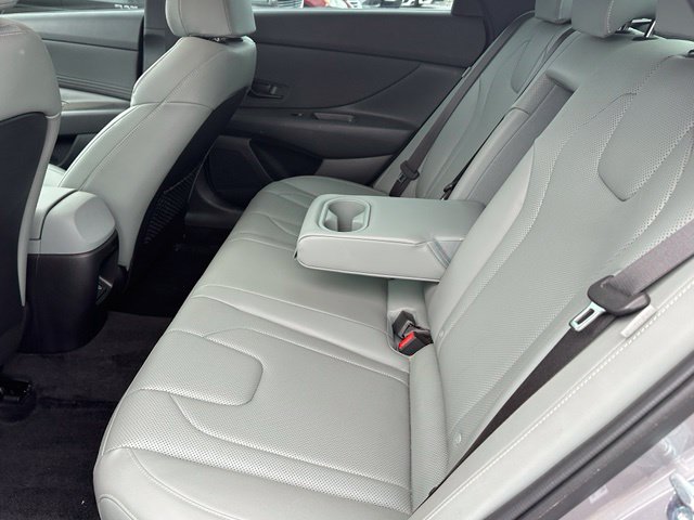 2025 Hyundai Elantra Hybrid Limited — photo 12 of 26