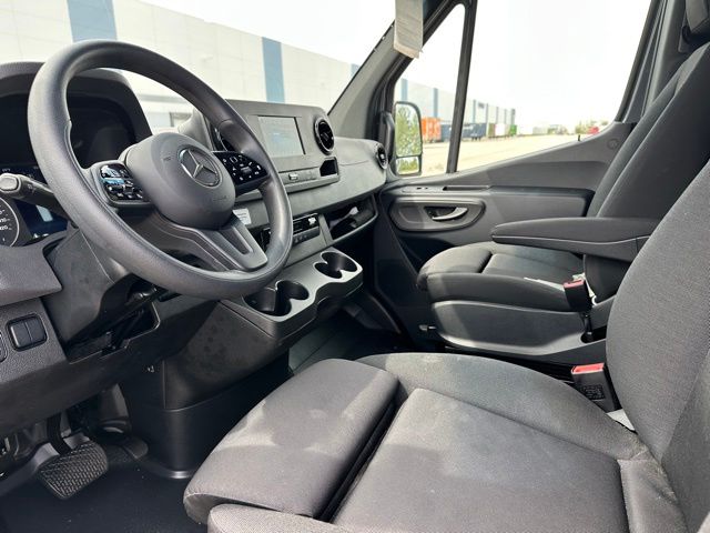 2024 Mercedes-Benz Sprinter 2500 Cargo 170 WB — photo 17 of 28
