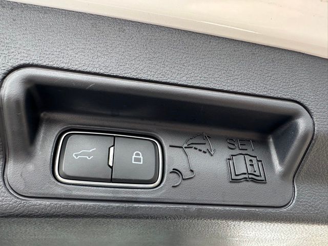 2025 Ford Explorer Platinum — photo 12 of 34