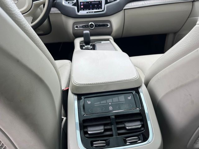 2023 Volvo XC90 B6 Plus 6-Seater — photo 17 of 28