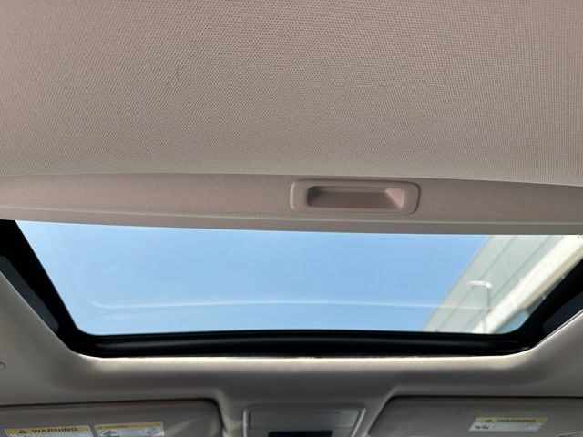 2023 Honda CR-V EX-L — photo 17 of 30