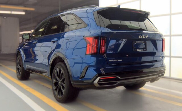 2023 Kia Sorento SX Prestige — photo 4 of 9