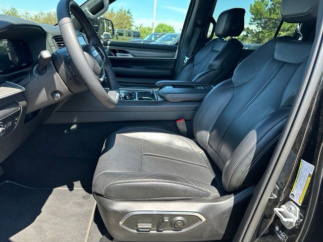 2024 Jeep Wagoneer Series II — photo 17 of 35
