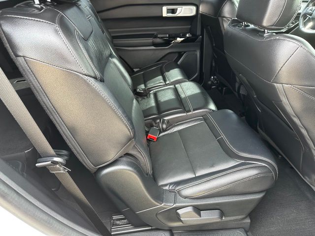 2023 Ford Explorer ST — photo 10 of 33