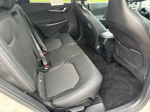 2024 Kia EV6 Light — photo 10 of 25