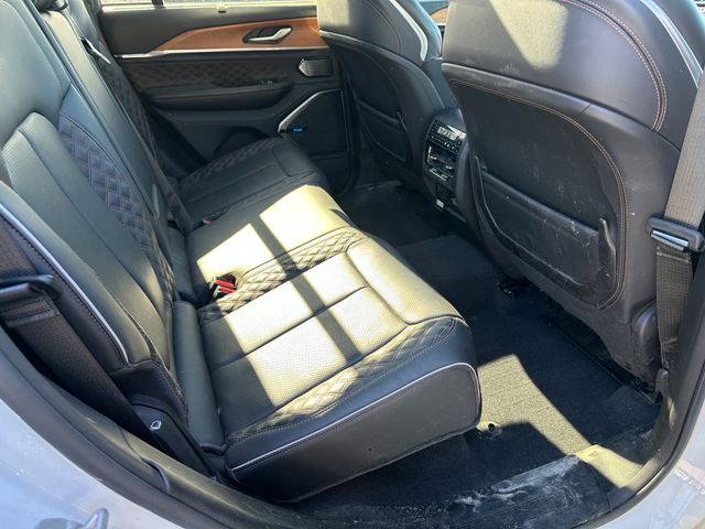 2022 Jeep Grand Cherokee Summit Reserve — photo 10 of 31