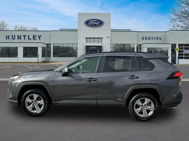 2022 Toyota RAV4 Hybrid XLE — photo 7 of 28
