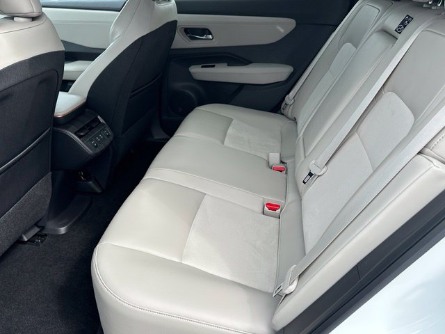 2025 Nissan Ariya Engage e-4orce — photo 13 of 27