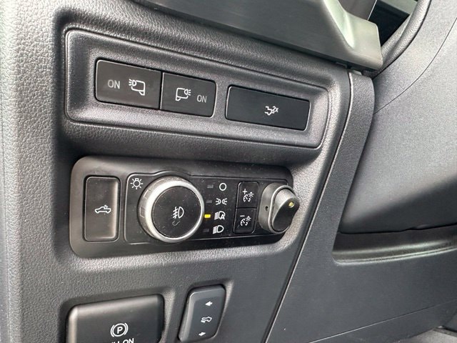 2023 Ford F-150 Lariat — photo 14 of 26