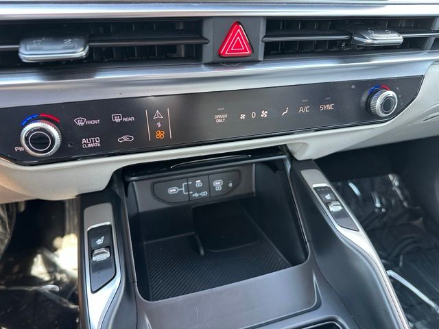 2025 Kia Sorento Plug-In Hybrid EX — photo 28 of 34