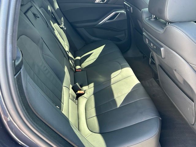 2022 BMW X6 xDrive40i — photo 11 of 29