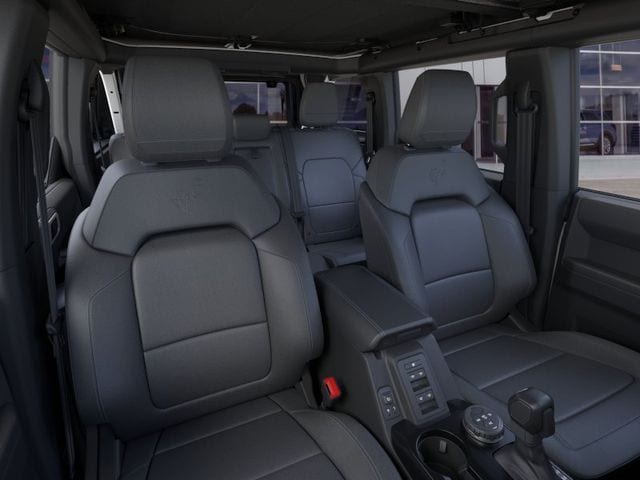 2026 Ford Bronco Outer Banks — photo 10 of 57