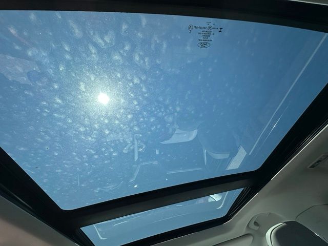 2025 Ford Explorer Platinum — photo 18 of 38