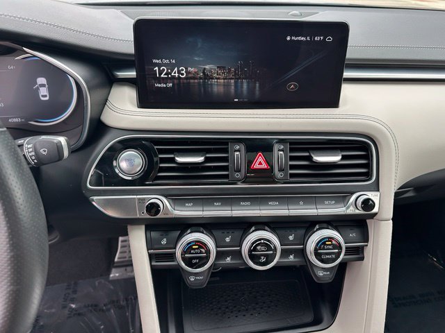 2023 Genesis G70 3.3T — photo 26 of 39