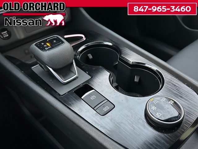 2025 Nissan Rogue SL — photo 14 of 22