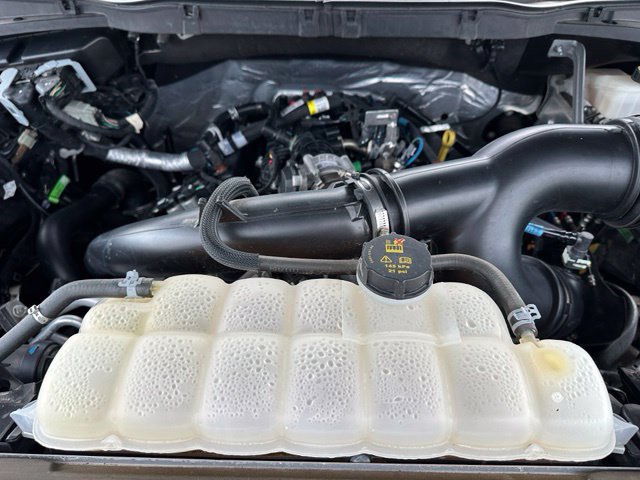 2024 Ford F-150 XLT — photo 10 of 33