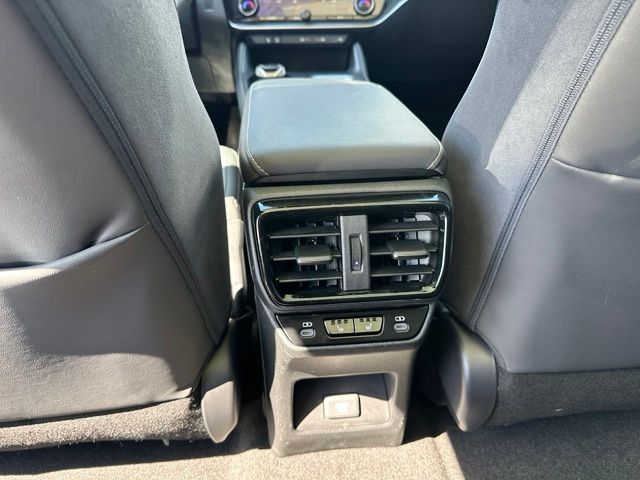 2023 LEXUS RZ 450e Luxury — photo 20 of 32