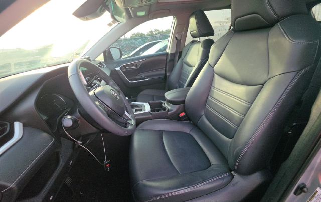 2024 Toyota RAV4 XLE Premium — photo 5 of 9