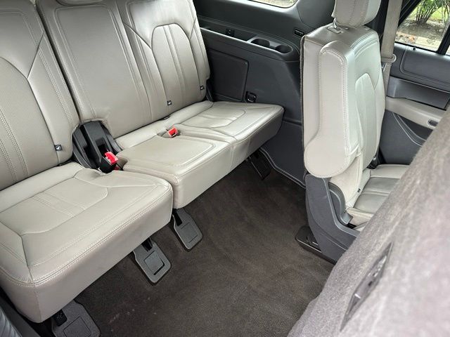 2021 Ford Expedition Limited — photo 11 of 38