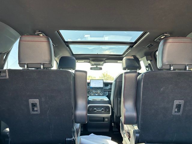 2022 Ford Expedition Limited — photo 10 of 38