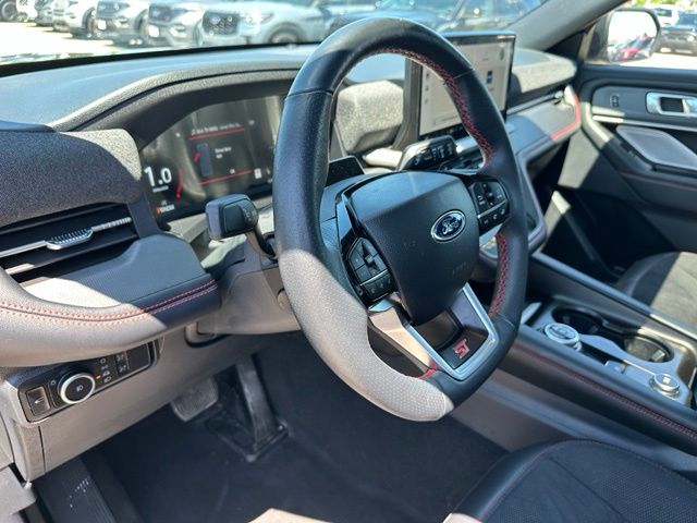 2025 Ford Explorer ST — photo 27 of 38
