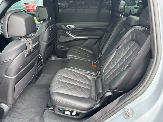 2024 BMW X7 xDrive40i — photo 17 of 35