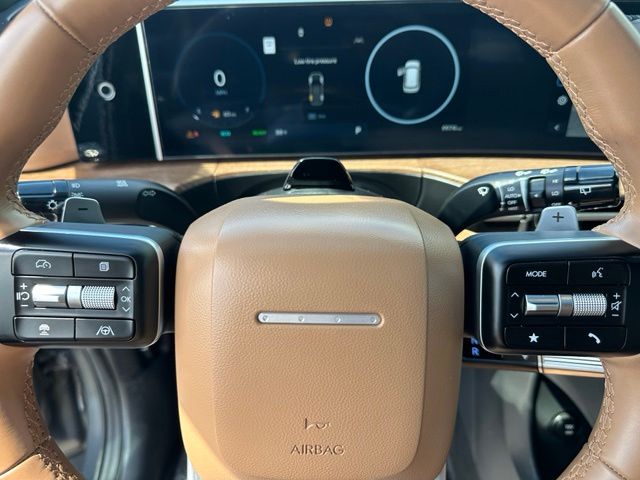 2025 Hyundai Santa Fe Hybrid Limited — photo 38 of 41