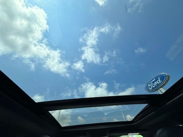 2024 Ford F-150 XLT — photo 12 of 33