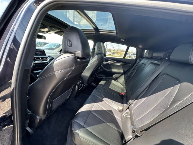 2022 BMW X4 xDrive30i — photo 14 of 28