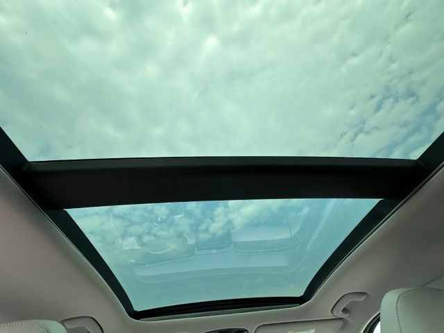2023 Hyundai Tucson Hybrid Limited — photo 16 of 36