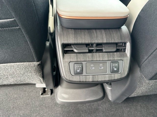 2025 Nissan Ariya Engage e-4orce — photo 16 of 27
