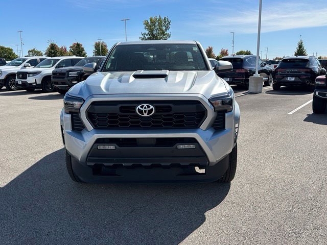 2024 Toyota Tacoma TRD Sport — photo 3 of 36