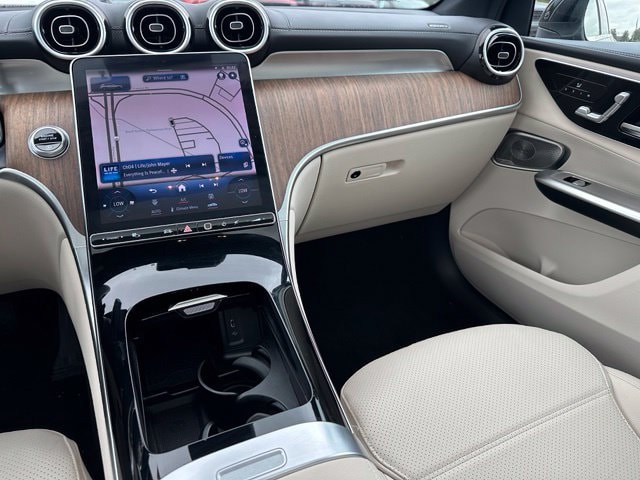 2024 Mercedes-Benz GLC GLC 300 — photo 19 of 31