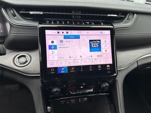 2023 Jeep Grand Cherokee L Limited — photo 20 of 26