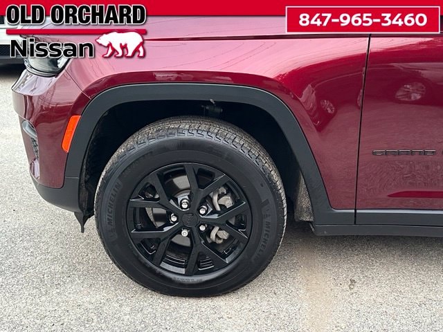2024 Jeep Grand Cherokee Altitude — photo 7 of 20