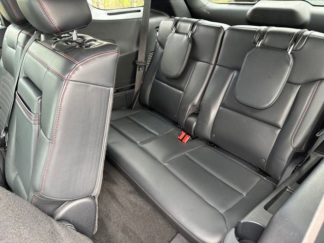 2025 Ford Explorer ST-Line — photo 15 of 31