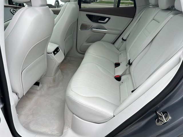 2023 Mercedes-Benz EQE 350 SUV — photo 13 of 30