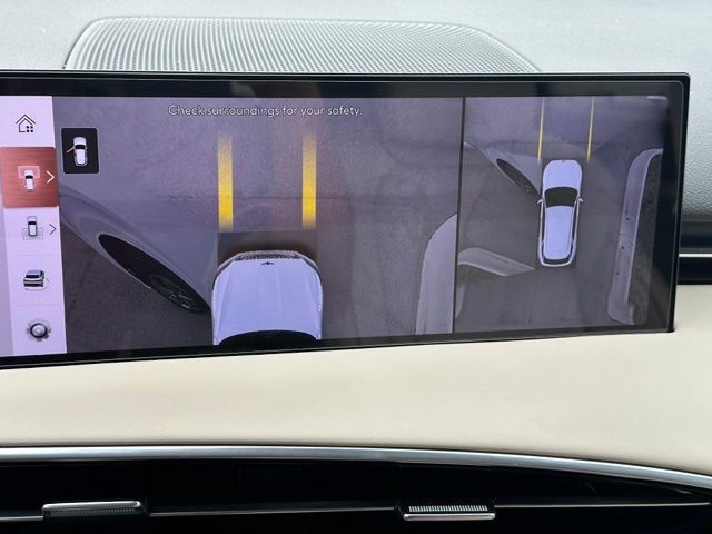 2026 Genesis GV70 2.5T Advanced — photo 32 of 37