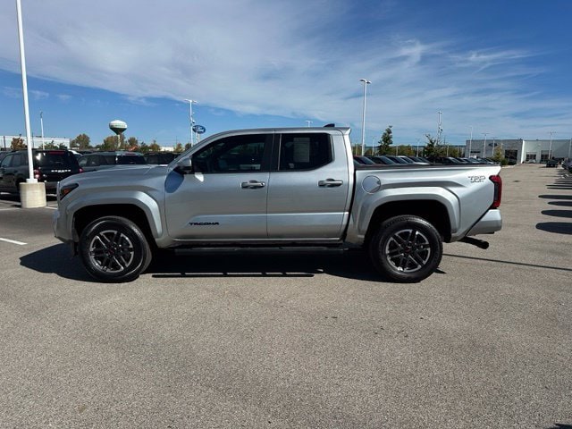 2024 Toyota Tacoma TRD Sport — photo 7 of 36